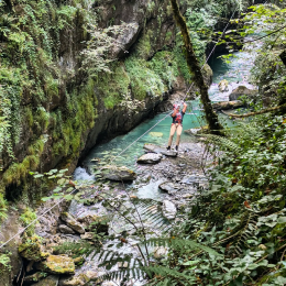 photo d'un client posté sur instagram en train de faire de la tyrolienne